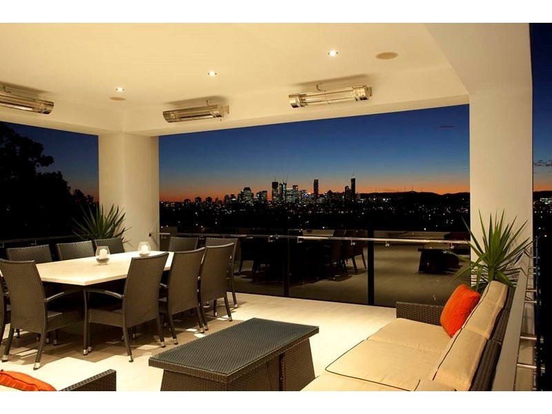 27 Dilkera Street, Balmoral QLD 4171