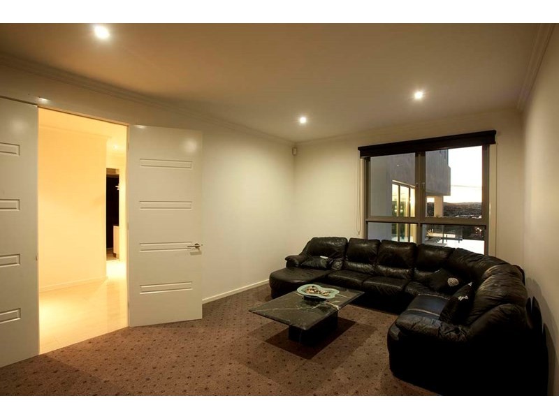 27 Dilkera Street, Balmoral QLD 4171