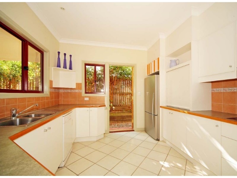 303 Riding Road, Balmoral QLD 4171