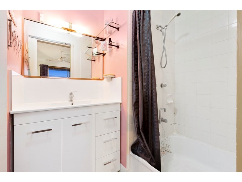 26 Walkers Drive, Balmoral QLD 4171