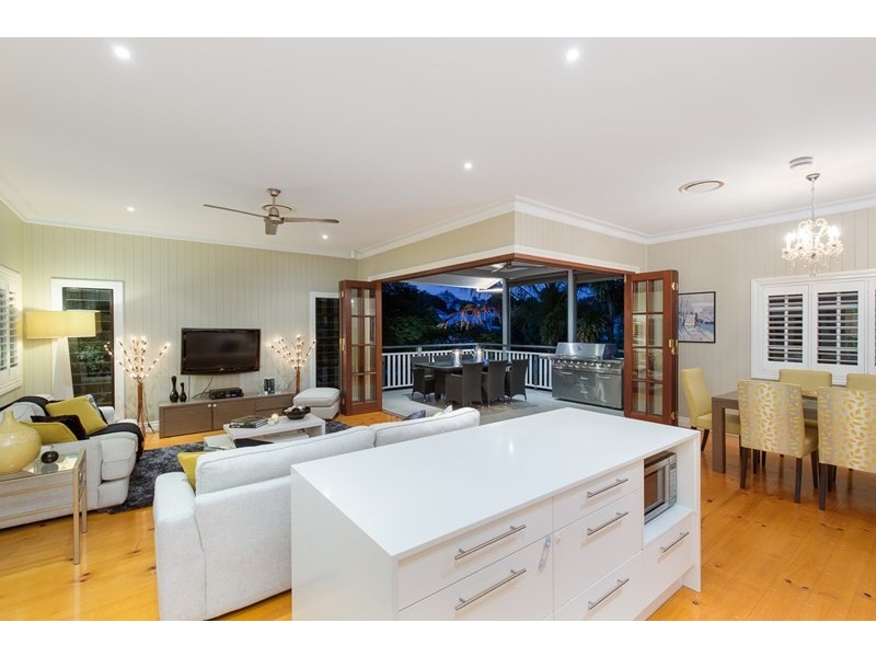 70 Raff Avenue, Holland Park QLD 4121