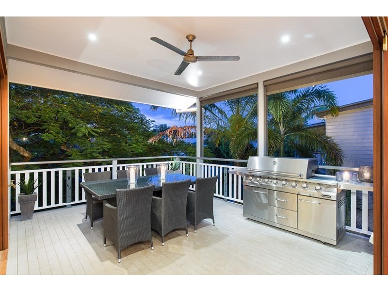 70 Raff Avenue, Holland Park QLD 4121