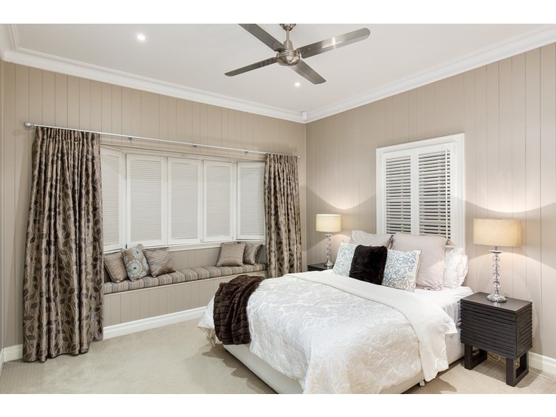 70 Raff Avenue, Holland Park QLD 4121