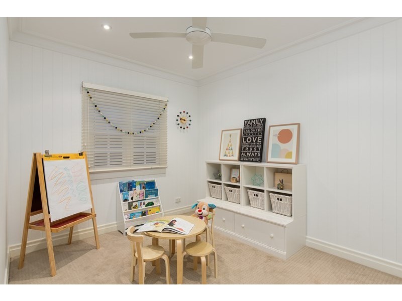 70 Raff Avenue, Holland Park QLD 4121