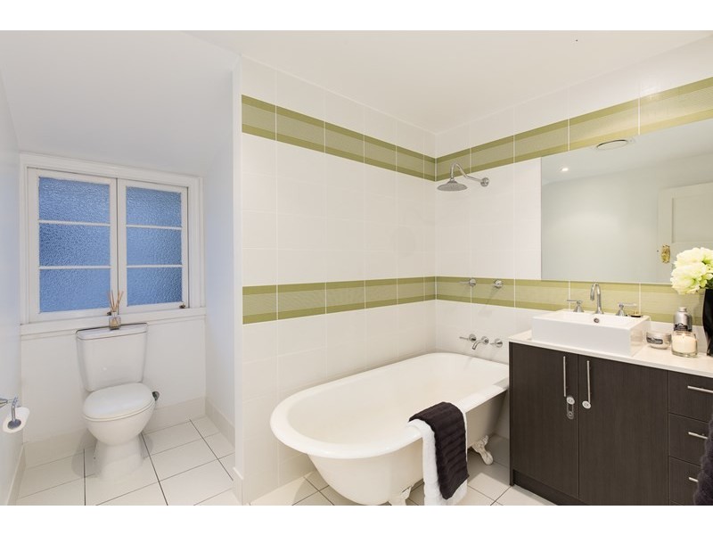 70 Raff Avenue, Holland Park QLD 4121