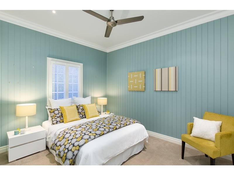 70 Raff Avenue, Holland Park QLD 4121