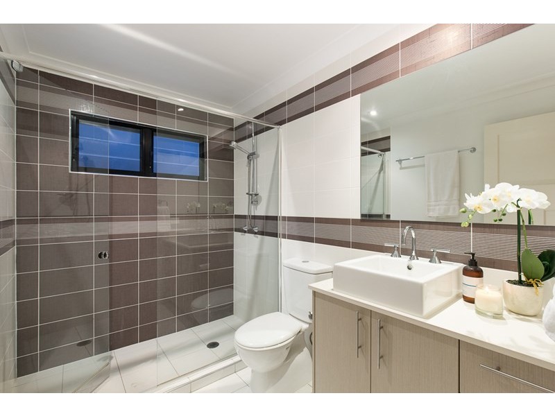 70 Raff Avenue, Holland Park QLD 4121