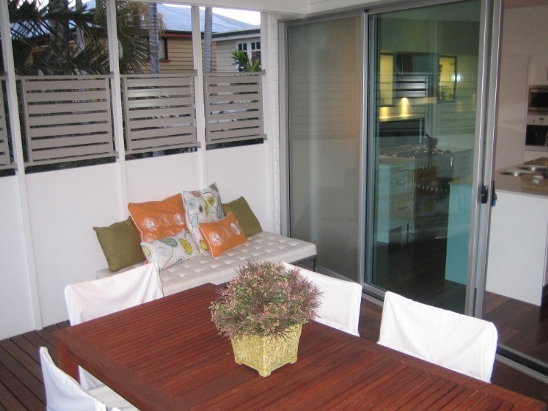 74 Stuart Street, Bulimba QLD 4171