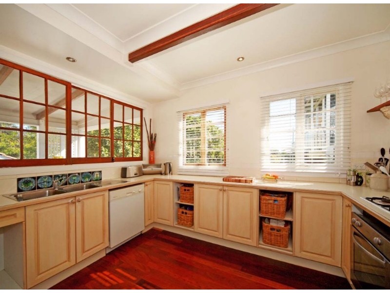 17 Marshall Avenue, Seven Hills QLD 4170