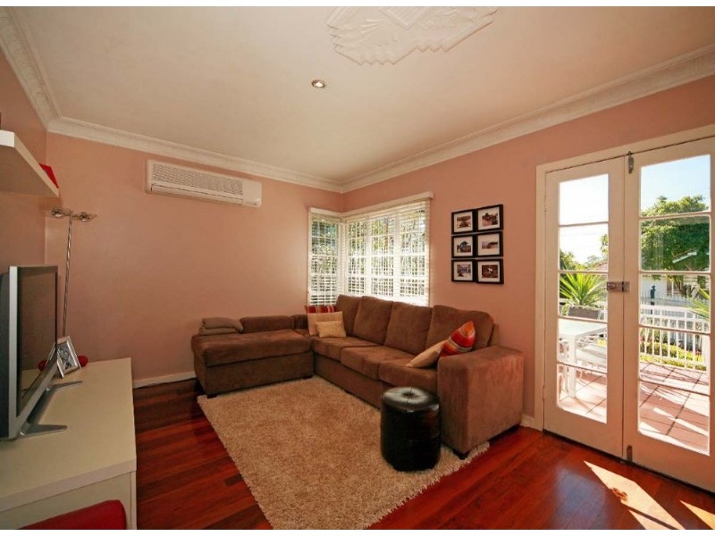 17 Marshall Avenue, Seven Hills QLD 4170