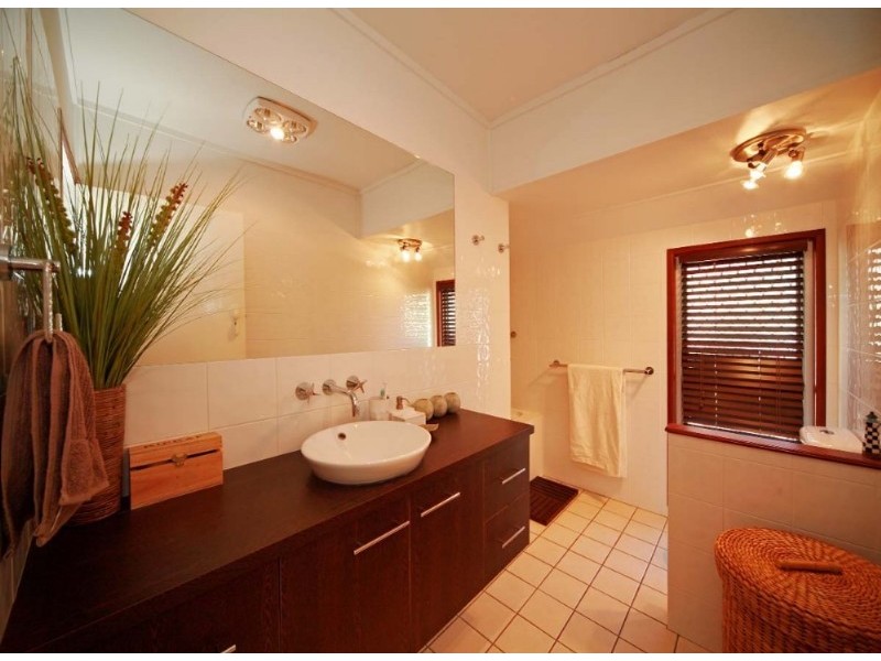 17 Marshall Avenue, Seven Hills QLD 4170