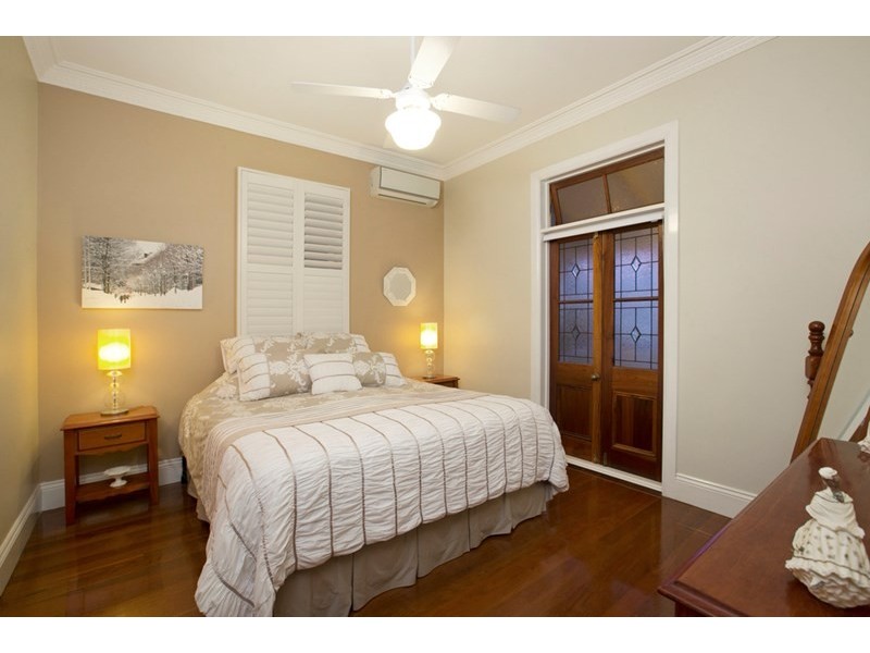 54 Derby Street, Balmoral QLD 4171