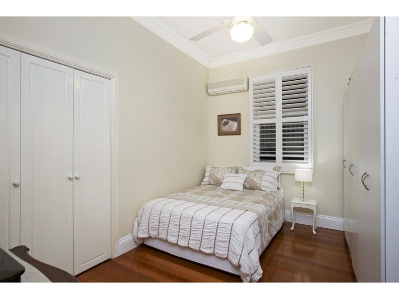 54 Derby Street, Balmoral QLD 4171