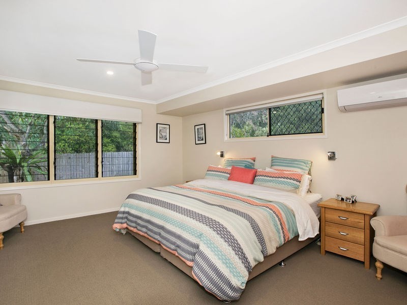 95 Dovetree Crescent, Sinnamon Park QLD 4073