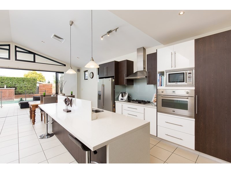 39 Lloyd Street, Camp Hill QLD 4152