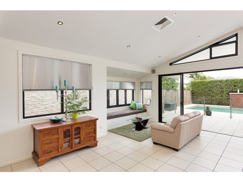 39 Lloyd Street, Camp Hill QLD 4152