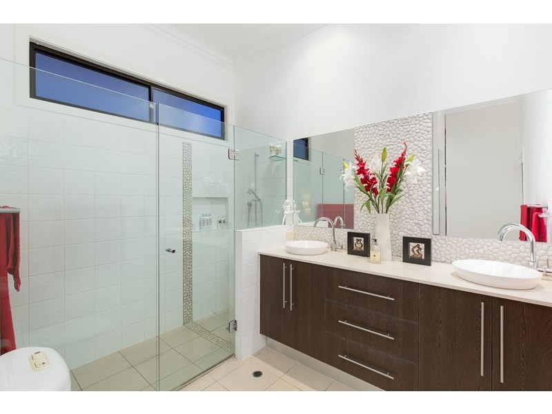 39 Lloyd Street, Camp Hill QLD 4152