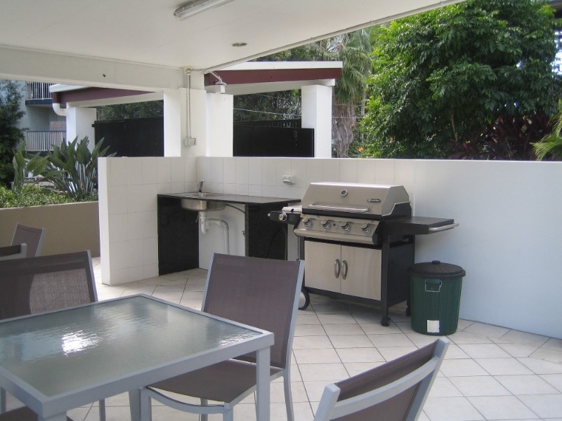 54 Mackenzie Street, Kangaroo Point QLD 4169