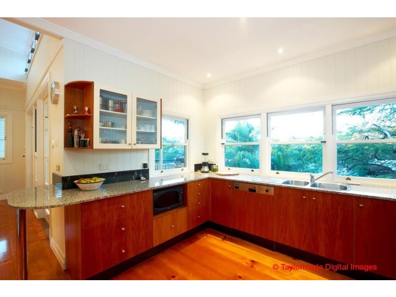 87 Norman Crescent, Norman Park QLD 4170