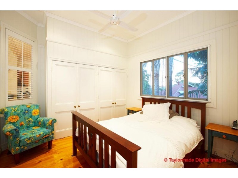 87 Norman Crescent, Norman Park QLD 4170