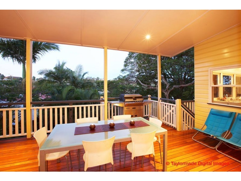87 Norman Crescent, Norman Park QLD 4170