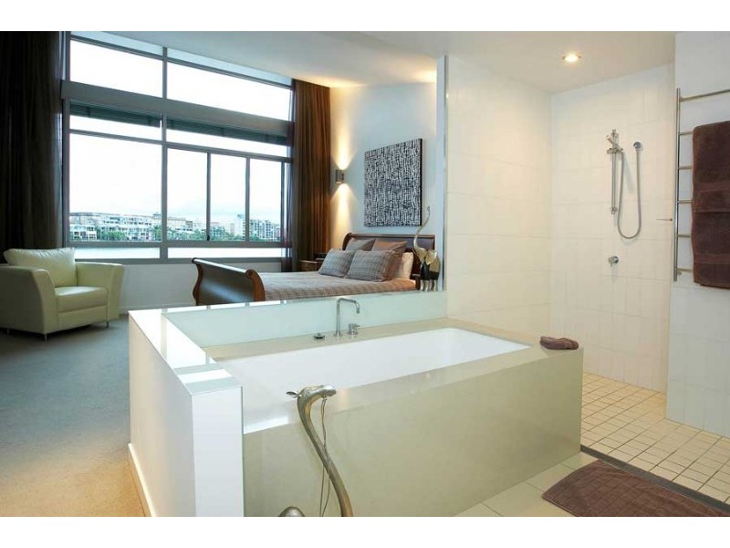 43 Waterline Crescent, Bulimba QLD 4171