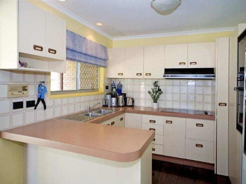 15 Uther Street, Carindale QLD 4152