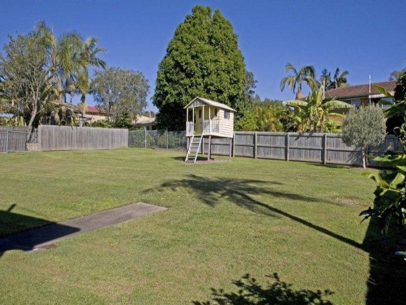 15 Uther Street, Carindale QLD 4152