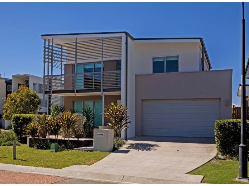 15 Edgewater Place, Bulimba QLD 4171