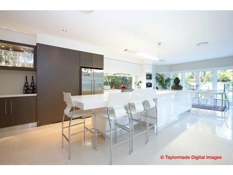 64 Amy Street, Hawthorne QLD 4171