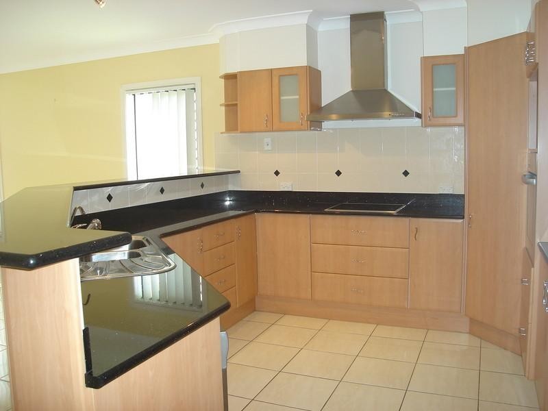 15 Pacific Close, Carindale QLD 4152