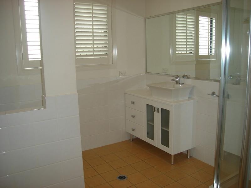 15 Pacific Close, Carindale QLD 4152