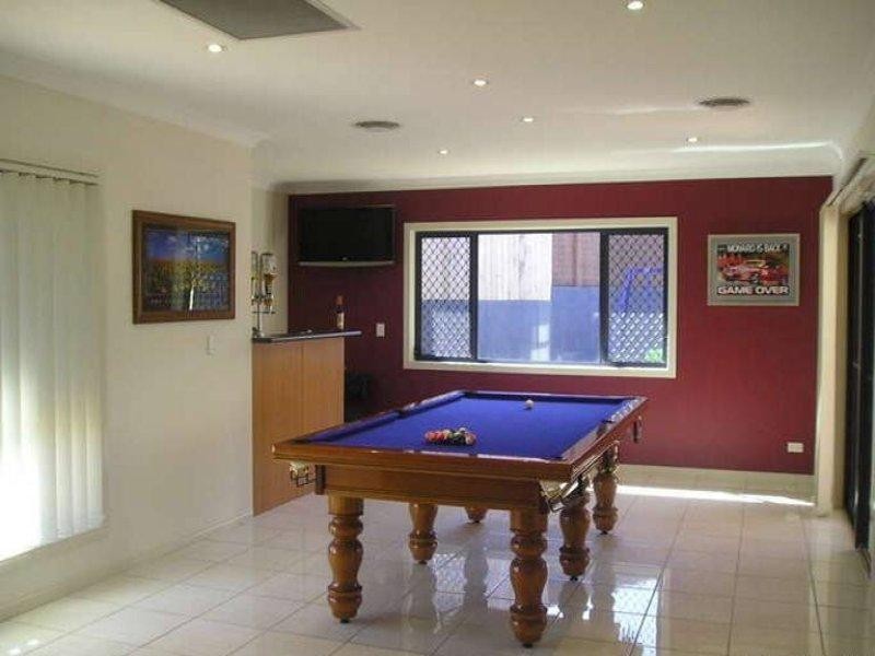 15 Pacific Close, Carindale QLD 4152