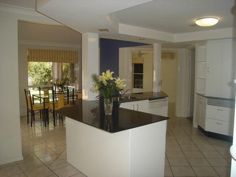 43 Eromanga Street, Carindale QLD 4152