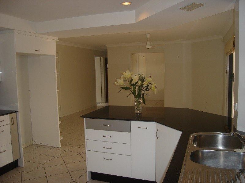 43 Eromanga Street, Carindale QLD 4152