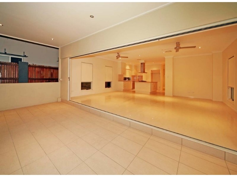 28 Addison Avenue, Bulimba QLD 4171