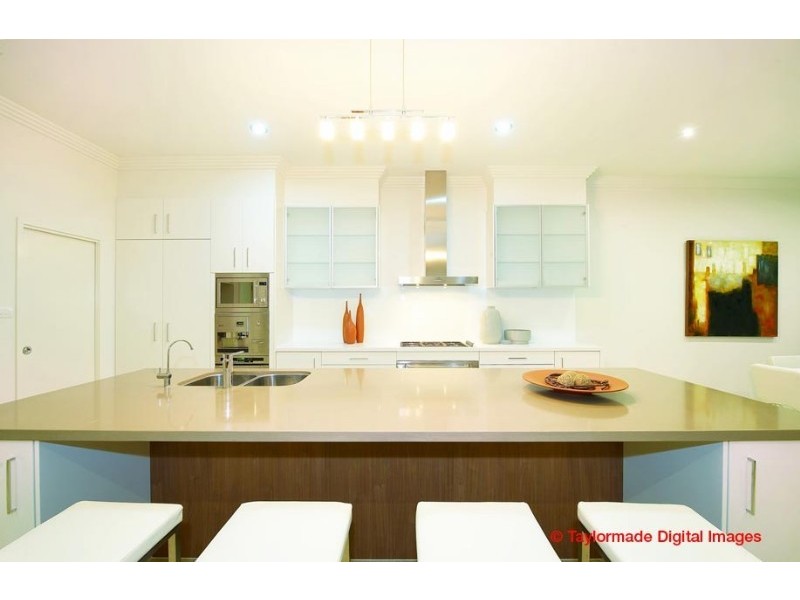 63 Barton Road, Hawthorne QLD 4171