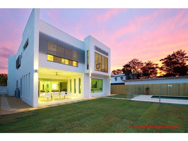 63 Barton Road, Hawthorne QLD 4171