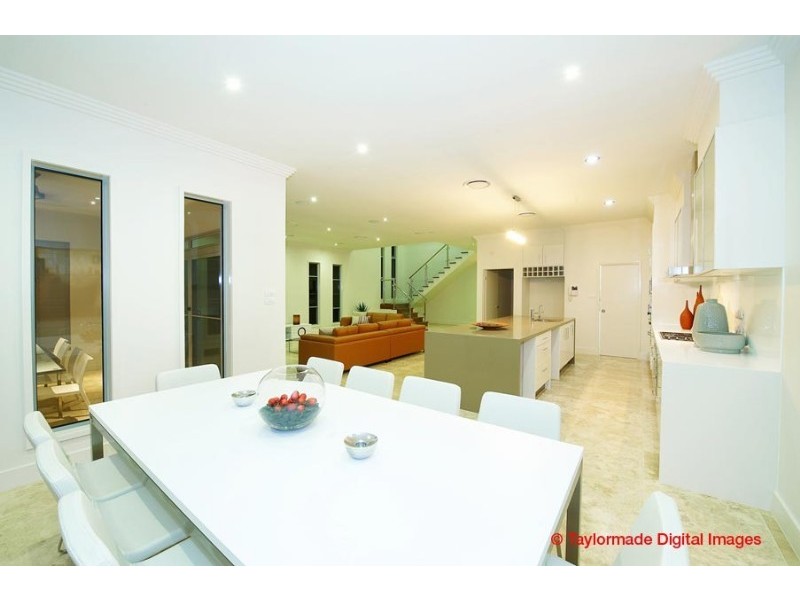 63 Barton Road, Hawthorne QLD 4171