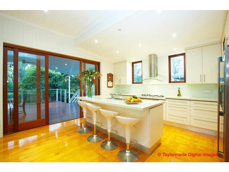 11 Leura Terrace, Hawthorne QLD 4171