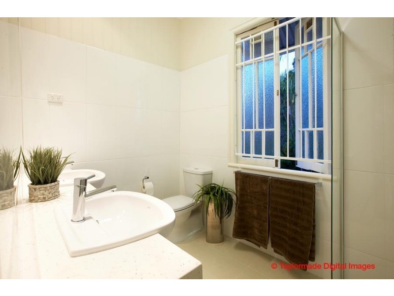 11 Leura Terrace, Hawthorne QLD 4171