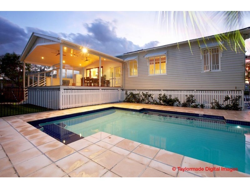 11 Leura Terrace, Hawthorne QLD 4171