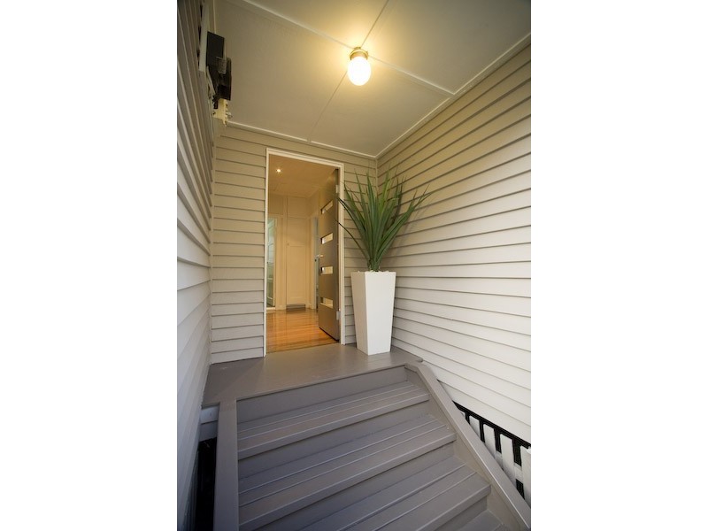 10 Houthem Street, Camp Hill QLD 4152