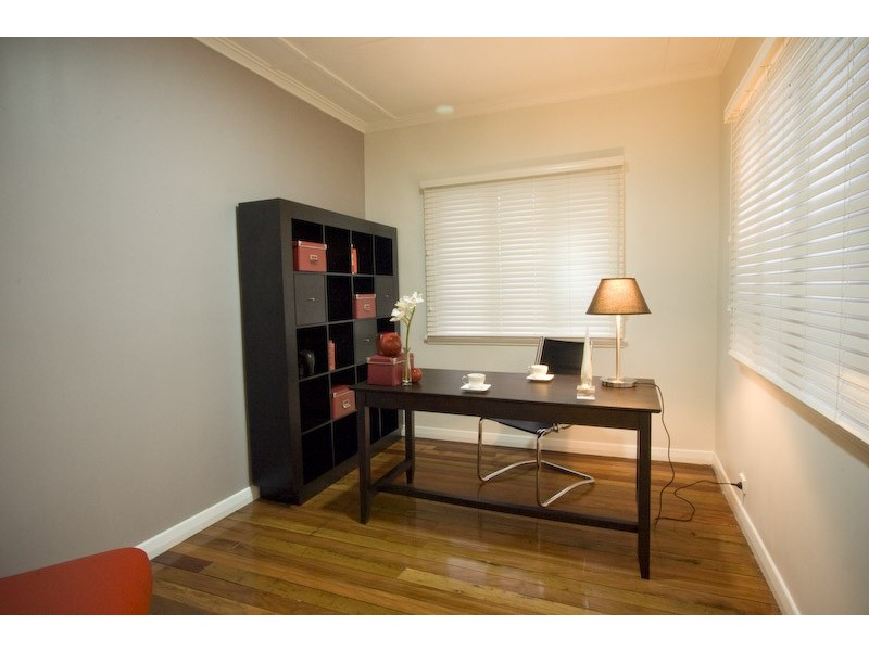 10 Houthem Street, Camp Hill QLD 4152