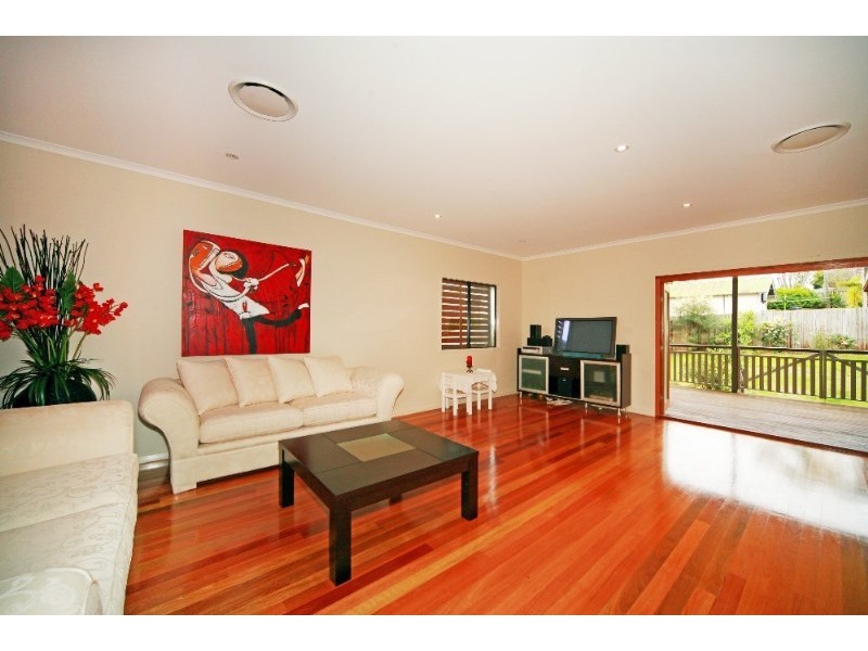 34 Cyril Street, Camp Hill QLD 4152