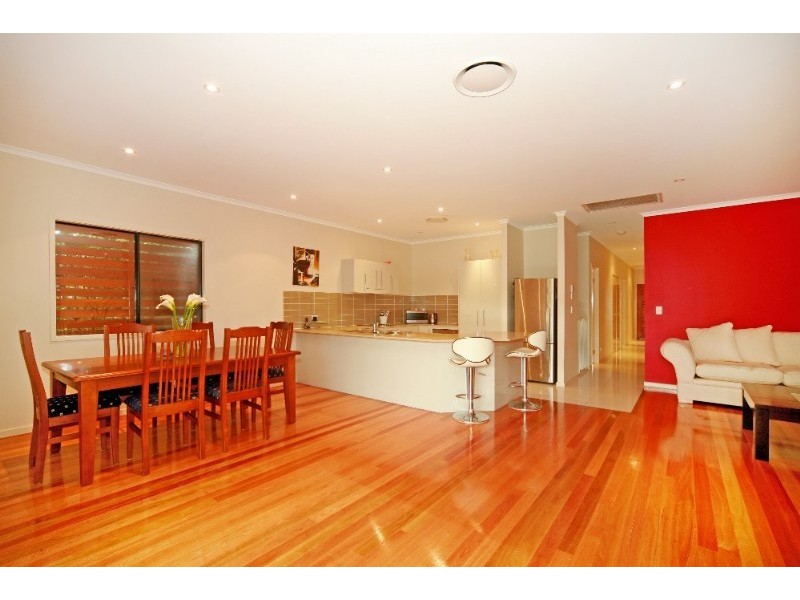 34 Cyril Street, Camp Hill QLD 4152