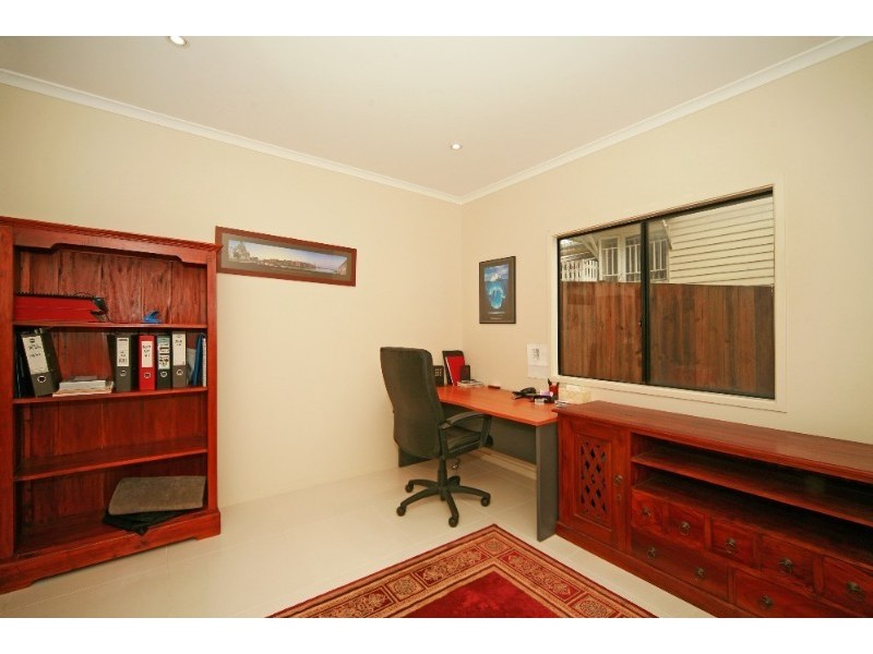 34 Cyril Street, Camp Hill QLD 4152