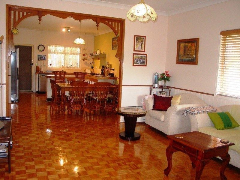 73 Hipwood Street, Norman Park QLD 4170