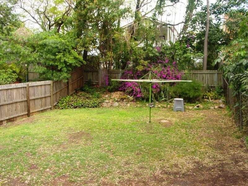 73 Hipwood Street, Norman Park QLD 4170