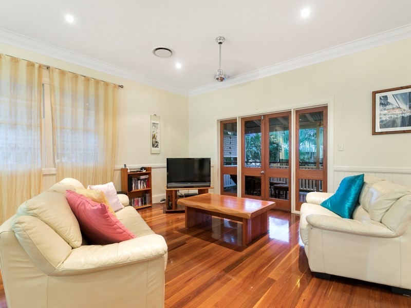 35 Mcdonald Street, Hawthorne QLD 4171